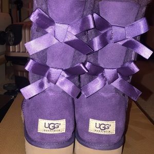 Bailey bow uggs.